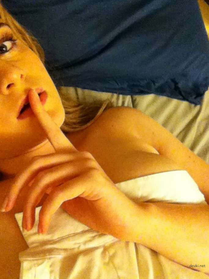 Sensual Amateur Selfie: Explicit Adult Photo of Seductive Cutie
