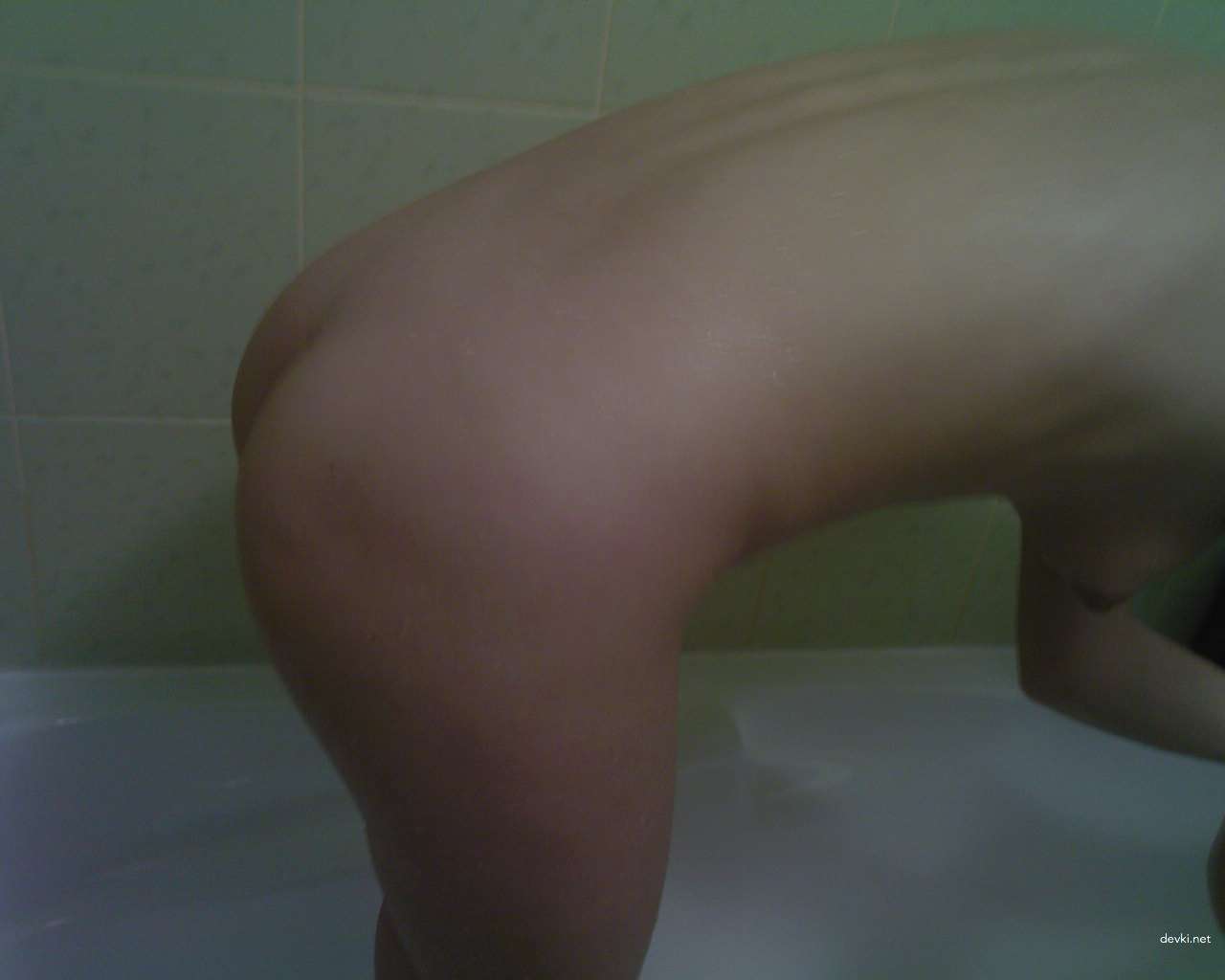 Hot Young Girlfriend Exposed: Explicit Amateur Nude Photo