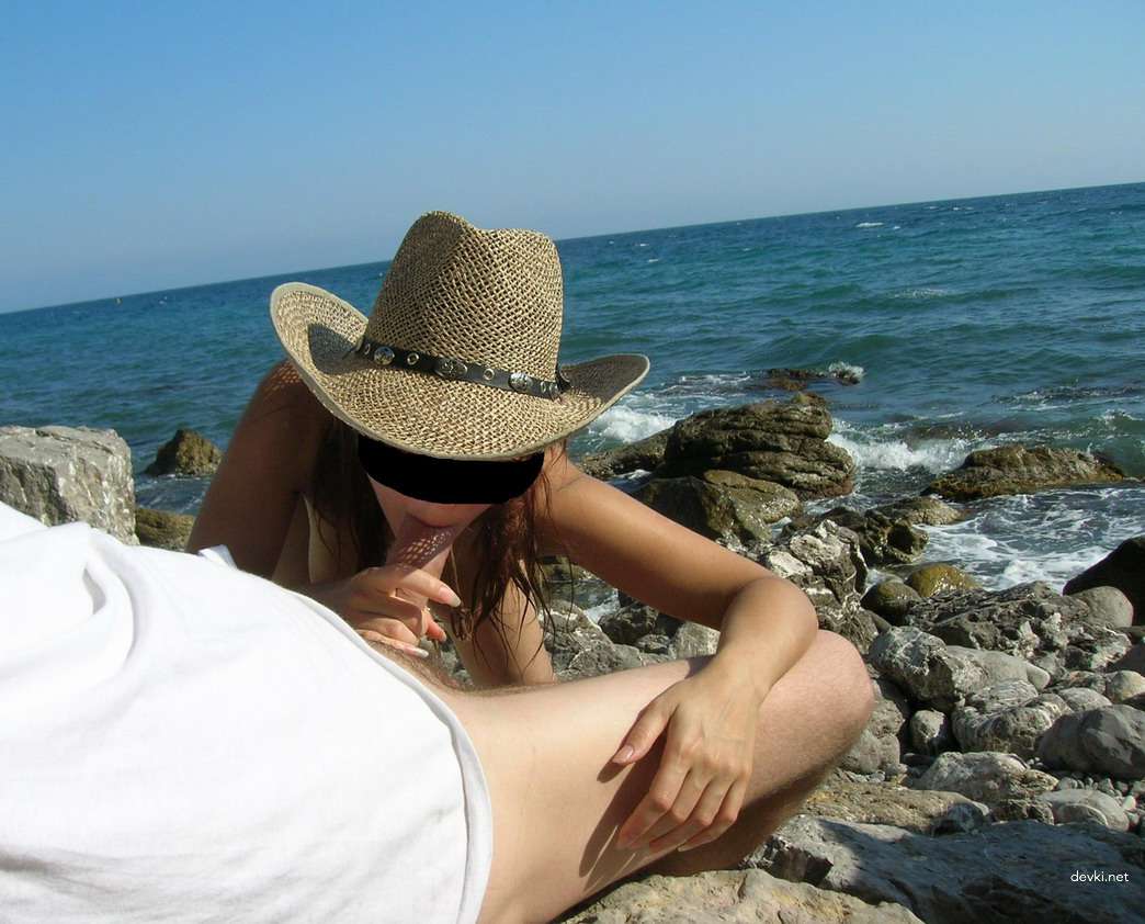 Beach Blowjob: Horny Amateur Wife Deepthroats Cock Explicitly