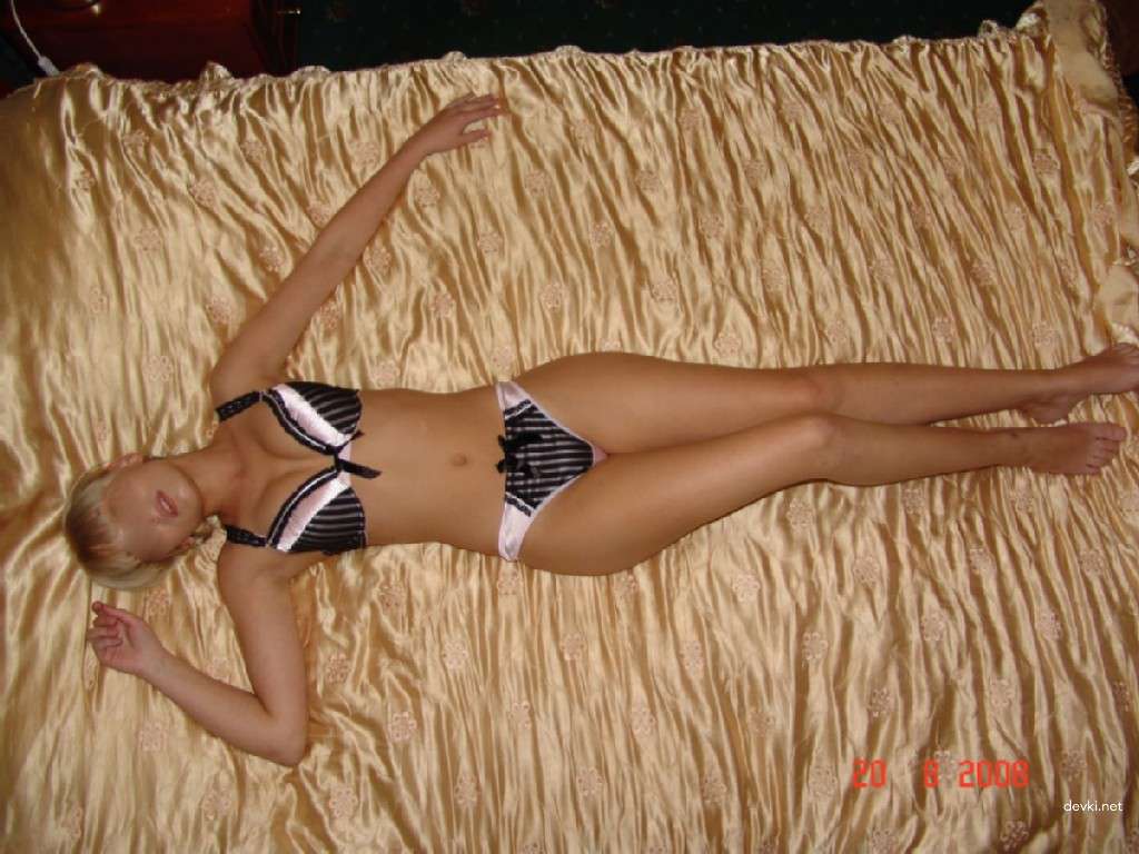 XXX College Girl Homemade Sex Pics - Hot Student Amateur Porn Photos