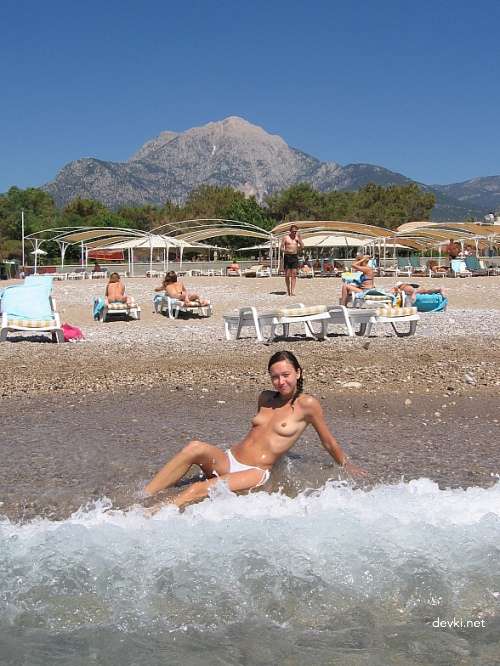 Steamy Amateur Vacation Sex Pics: Explicit Homemade Girlfriend Porn