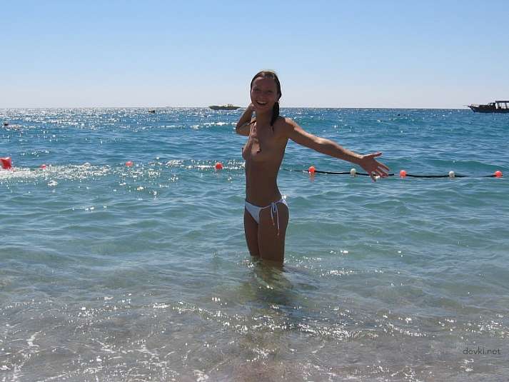 Steamy Amateur Vacation Sex Pics: Explicit Homemade Girlfriend Porn