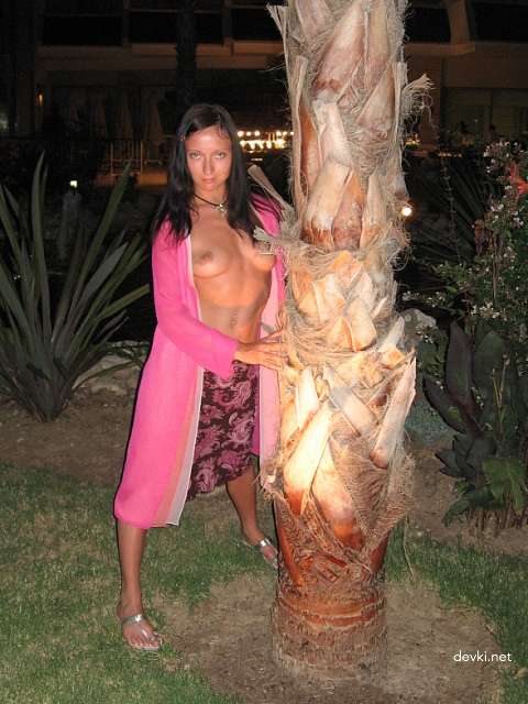 Steamy Amateur Vacation Sex Pics: Explicit Homemade Girlfriend Porn