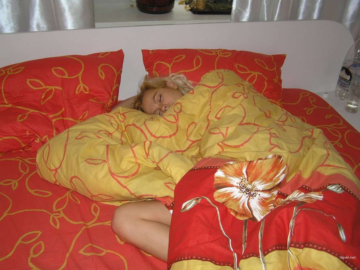 Naughty Teen Amateur Hardcore Sex Pics - Explicit Young Porn Photos