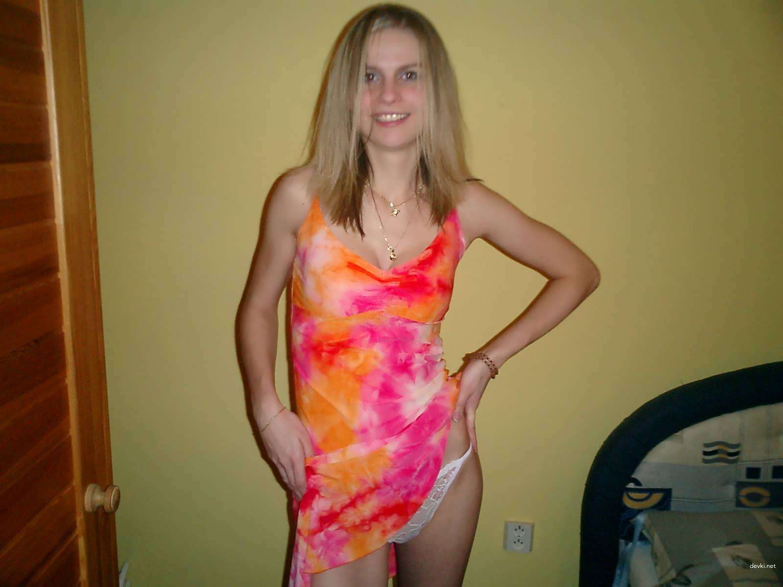 Amateur Girlfriend Strips Panties in Steamy Explicit Photoshoot