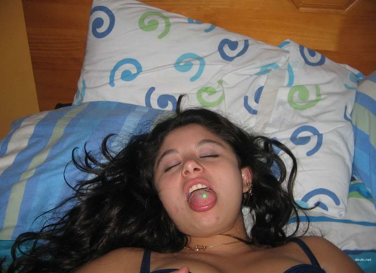 Busty Brunette's Explicit Amateur XXX Photos: Uncensored Busty Moments