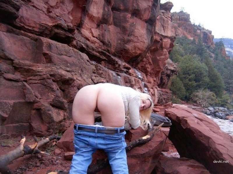 Raw Amateur Babes Baring Butts - Naked Chicks Flaunting Asses