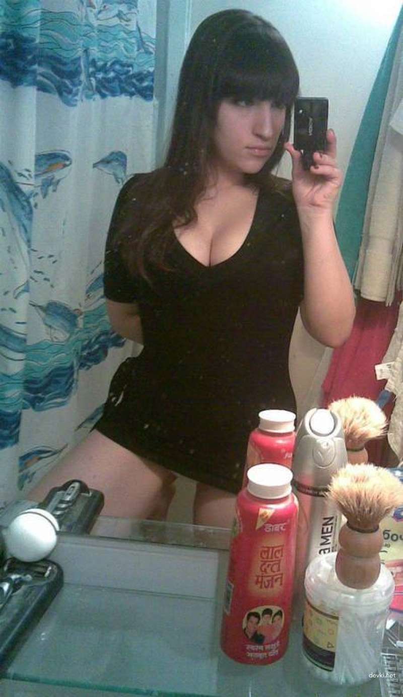 Sizzling Older Sister's Raw Amateur Selfies - Explicit, Naughty, and Hot!