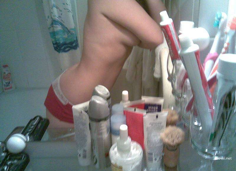 Sizzling Older Sister's Raw Amateur Selfies - Explicit, Naughty, and Hot!