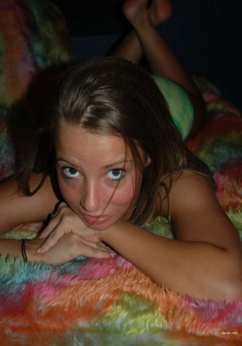 Ultimate Amateur Booty Pic: Sexy Chick Flaunting Hot Curves - Explicit Photo