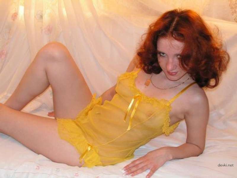 Explicit Amateur Photos: Young Wife Bares All Holes in Raw XXX Shots