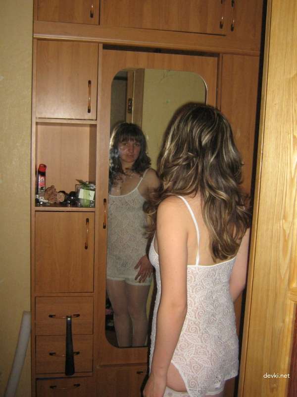 Explicit Amateur Nude Woman in Intimate Home Setting: Raw & Uncensored Photo