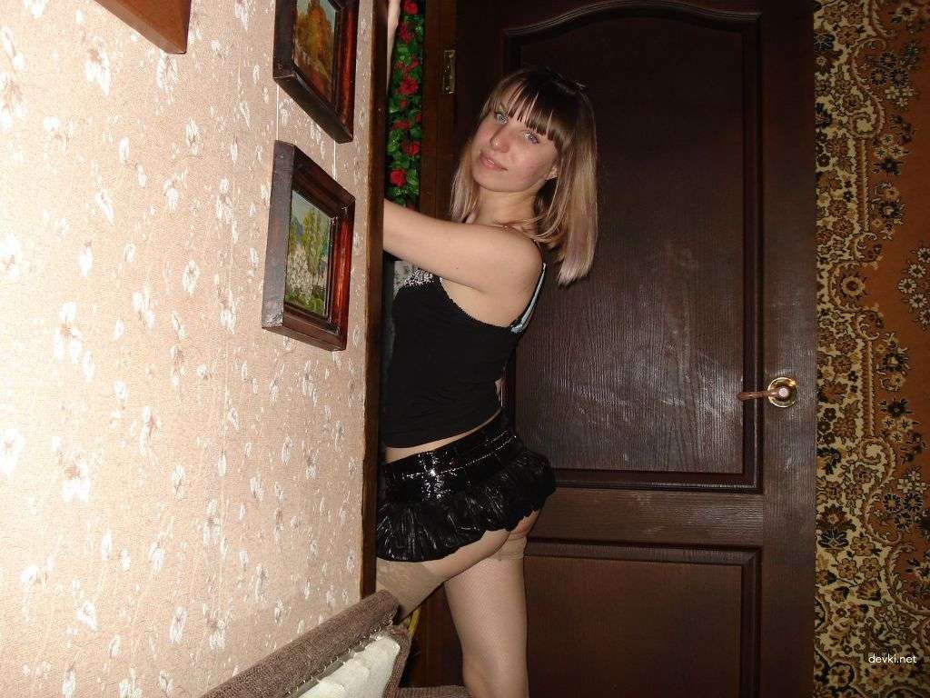 XXX Girlfriend's Shaved Pussy Erotica: Hot Amateur Photos