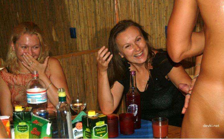 Hardcore Amateur Sex Party - Uncensored XXX Photos