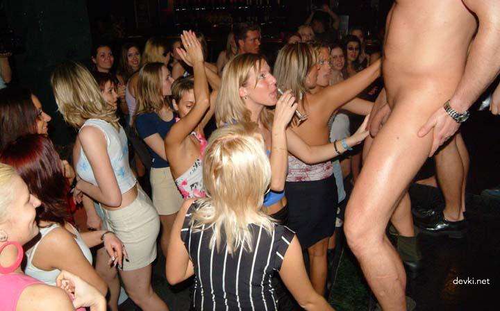 Hardcore Amateur Sex Party - Uncensored XXX Photos