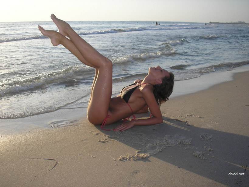 Hot Teen Topless Sunbathing: Explicit Vacation Pic