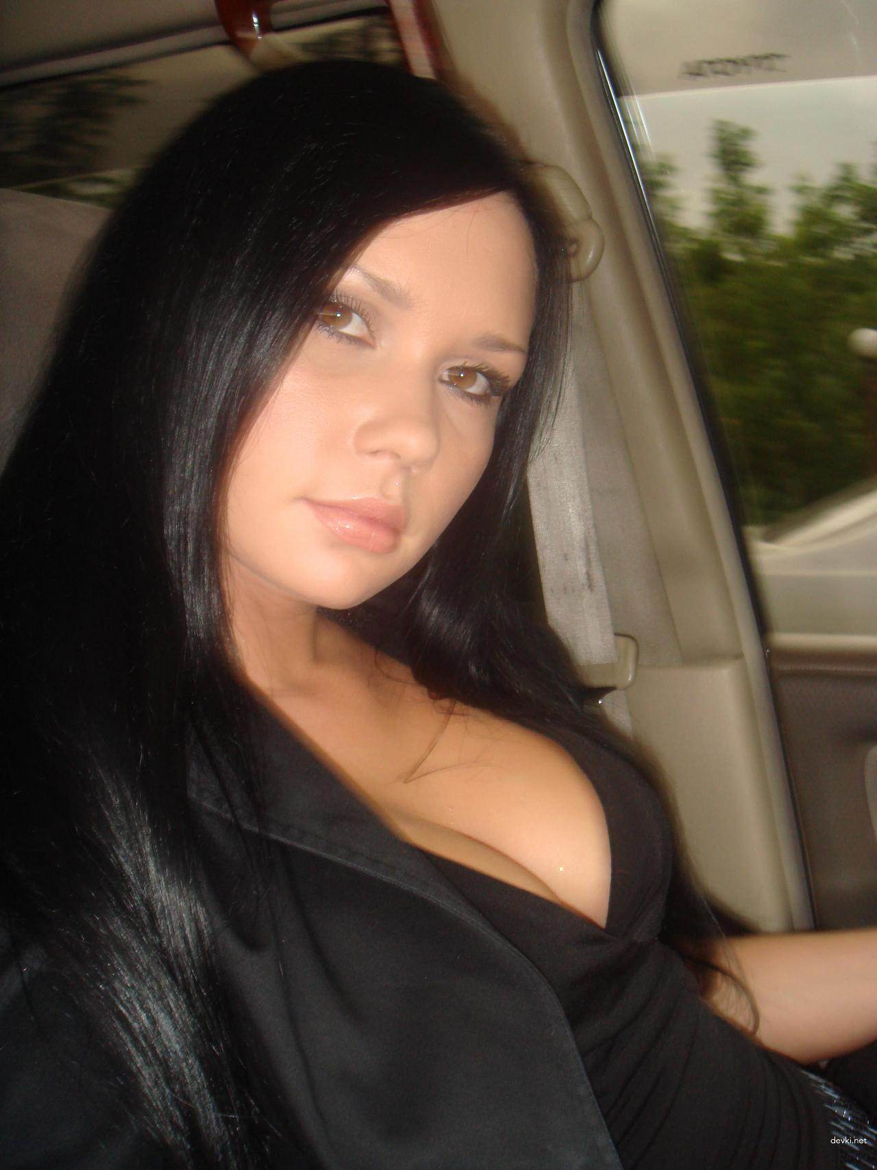 Sizzling Brunette Babe's Naughty Homemade XXX Pics - Uncensored Amateur Porn!