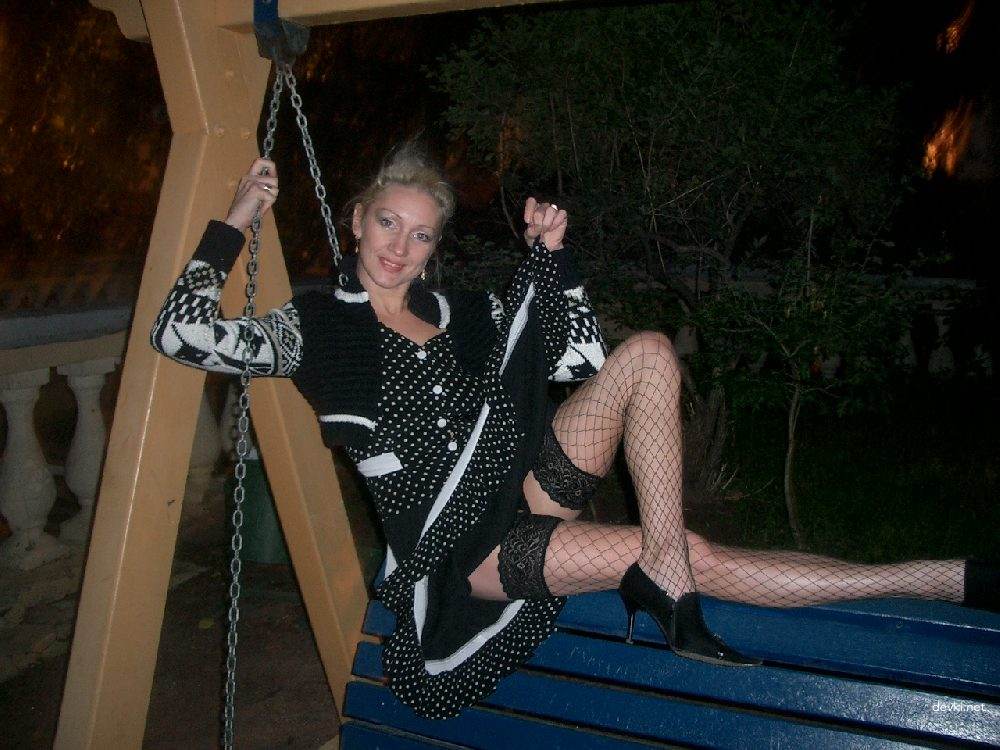 Hot Mature Blonde MILF Uncensored XXX Amateur Photo - Explicit and Raw Content