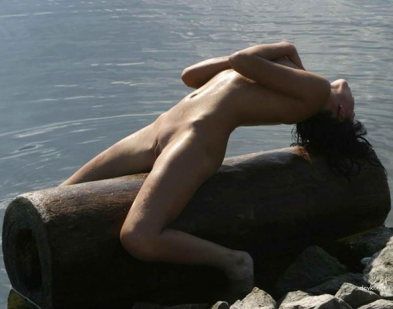Sensual Riverbank Nudes: Hot Naked Girl Poses by the River