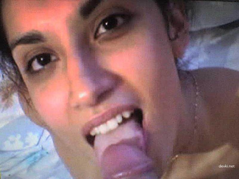 Hot MILFs Deepthroating Big Cocks: Uncensored Amateur Porn Pics