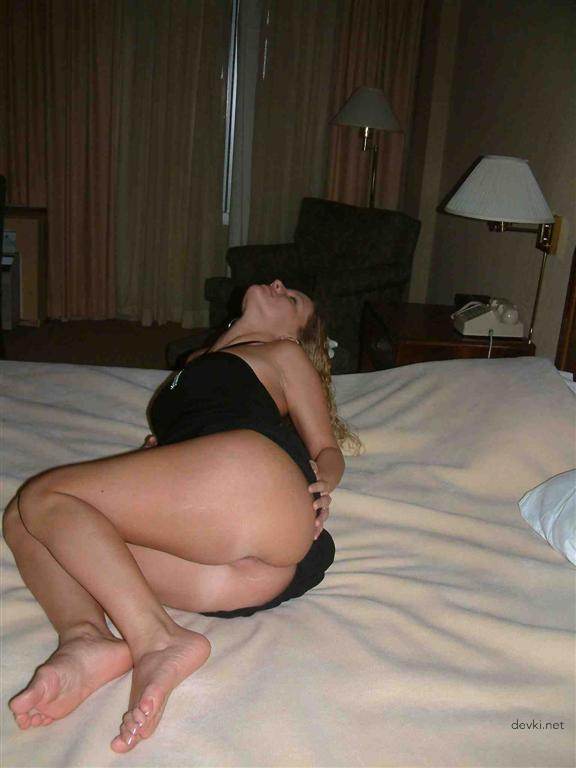 Hot Beach Babe Exposed: Uncensored Vacation Pics