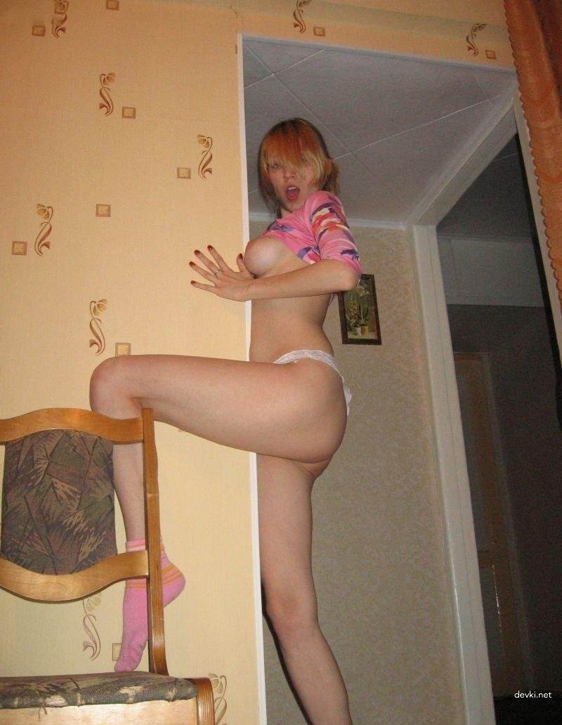 Explicit Amateur Nude Poses: Stairwell & Home Photoshoot - Hot Amateur Models in Explicit Positions