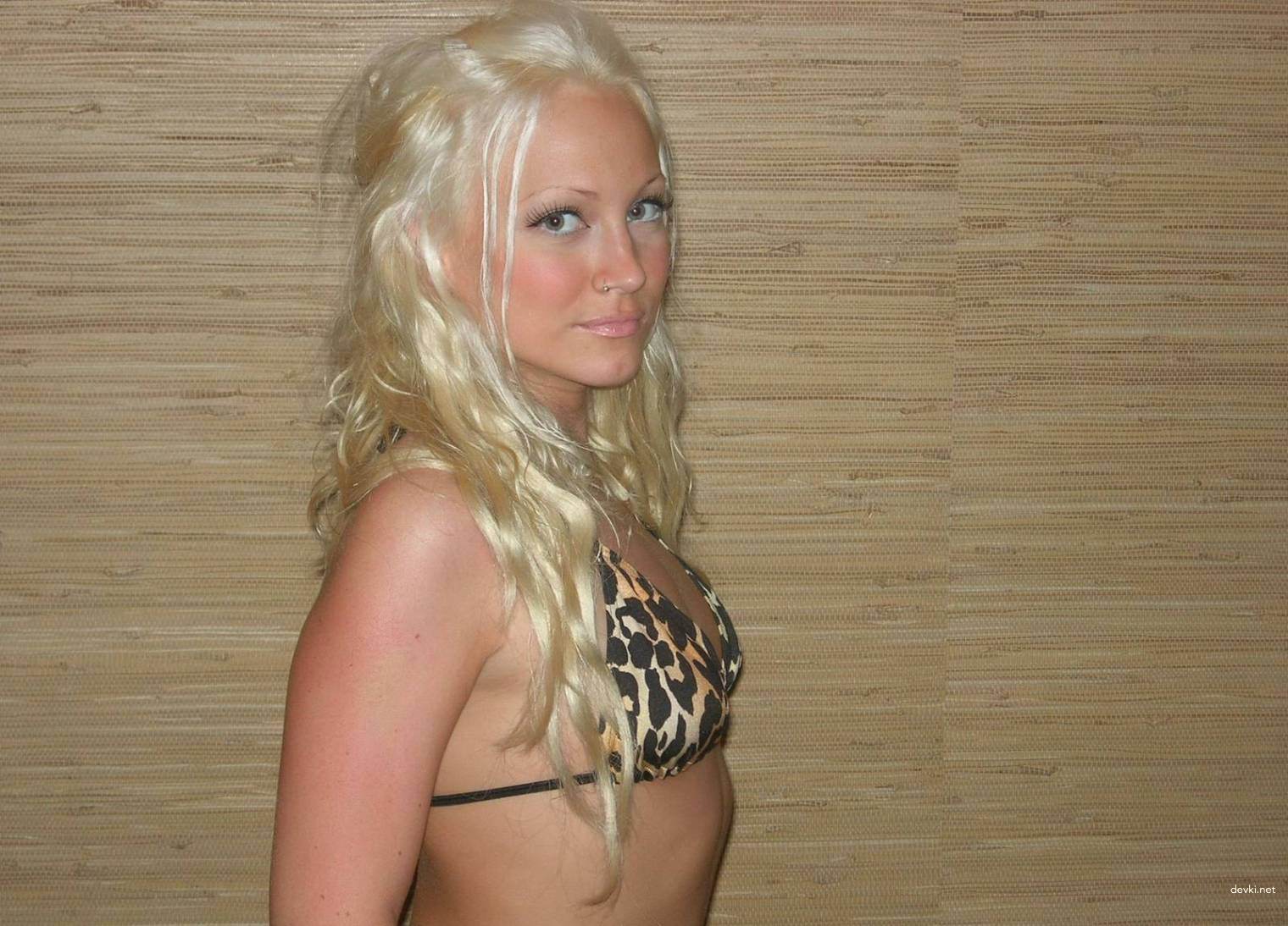 Blonde Bombshell Exposed: Intimate Amateur Photos - Explicit & Uncensored!