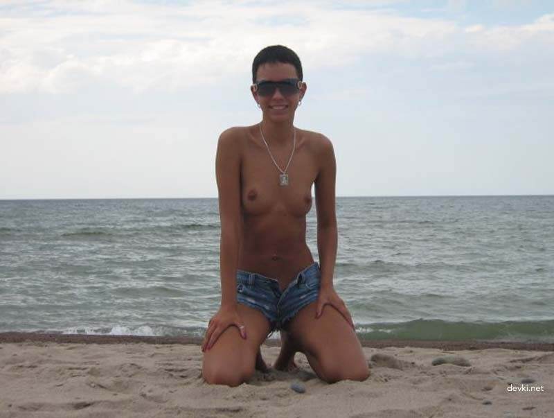 Hot Amateur Vacation Erotica: Short-Haired Woman's Explicit Adventures