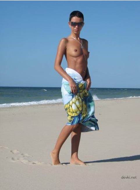 Hot Amateur Vacation Erotica: Short-Haired Woman's Explicit Adventures