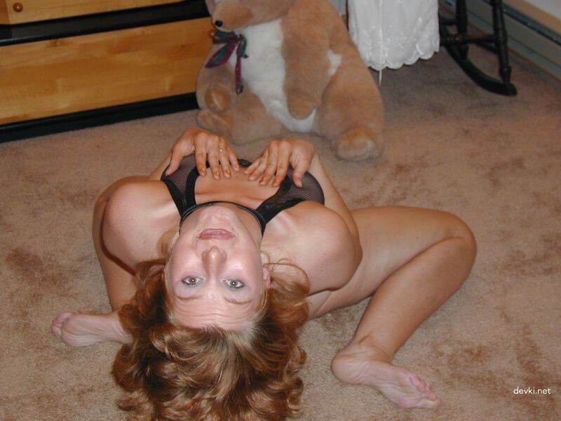 Explicit Curvy Wife's Amateur Erotic Photos - Private and Sensual BBW Pics