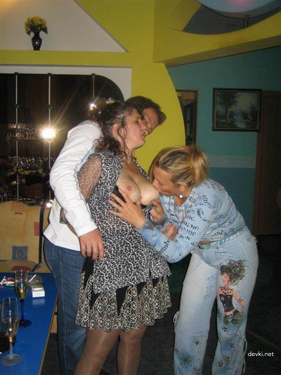 Hot MILF's Explicit Amateur Porn Pics: Mature Lady's Steamy Sex Photos!