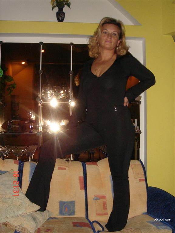 Hot MILF's Explicit Amateur Porn Pics: Mature Lady's Steamy Sex Photos!