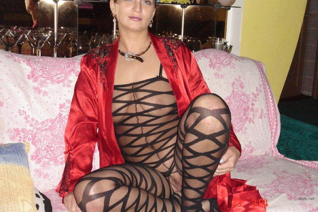 Hot MILF's Explicit Amateur Porn Pics: Mature Lady's Steamy Sex Photos!