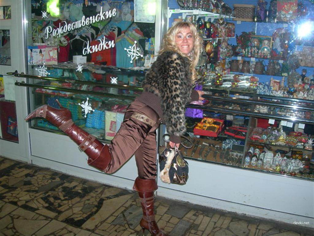 Steamy Threesome with Horny Amateur: XXX Hardcore Porn Pic