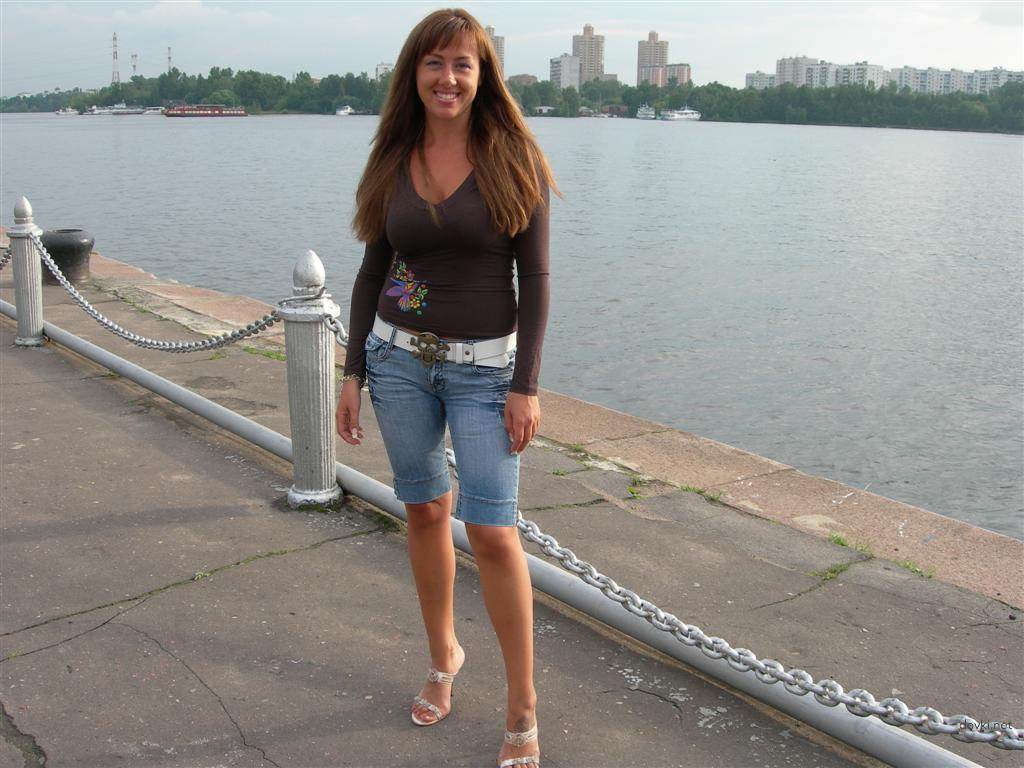 Steamy Threesome with Horny Amateur: XXX Hardcore Porn Pic