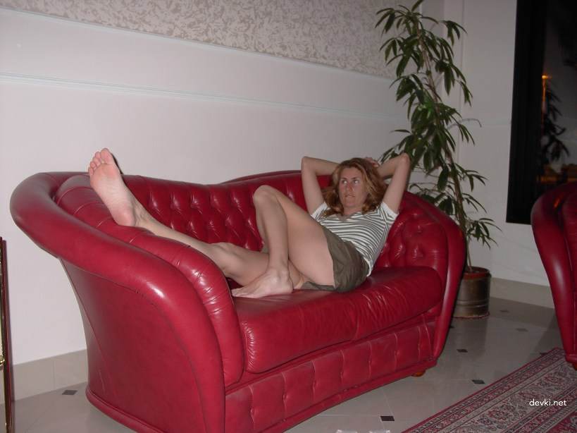 Hot MILF Shows Off Dripping Pussy - Uncensored Amateur Porn Pic
