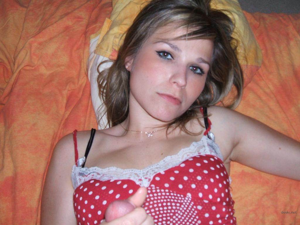 Wild Amateur Babe with Bushy Pussy Strips Naked - Uncensored XXX Pics