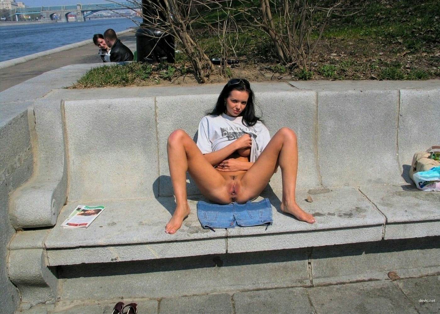 Wild Amateur Masturbation in Public Park - Explicit Solo Porn
