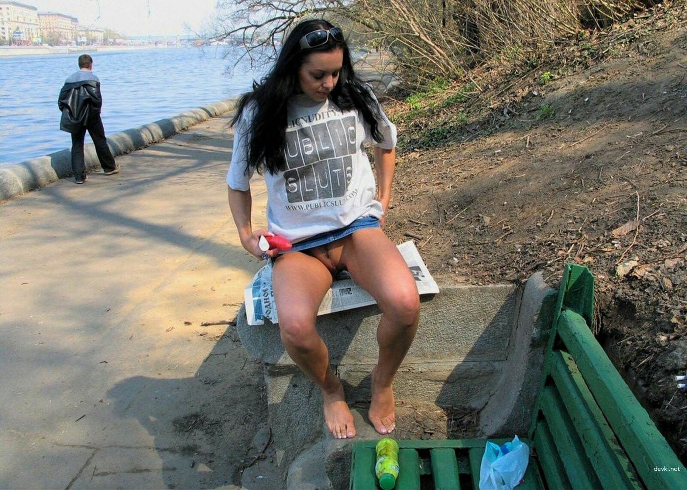 Wild Amateur Masturbation in Public Park - Explicit Solo Porn