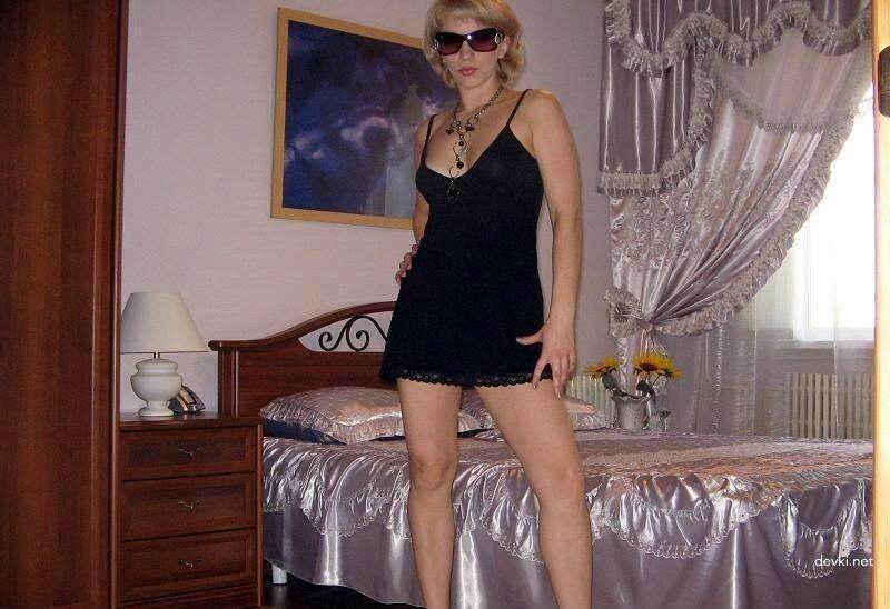 Hot MILF in Stockings Gets Naughty in Amateur Lingerie Porn