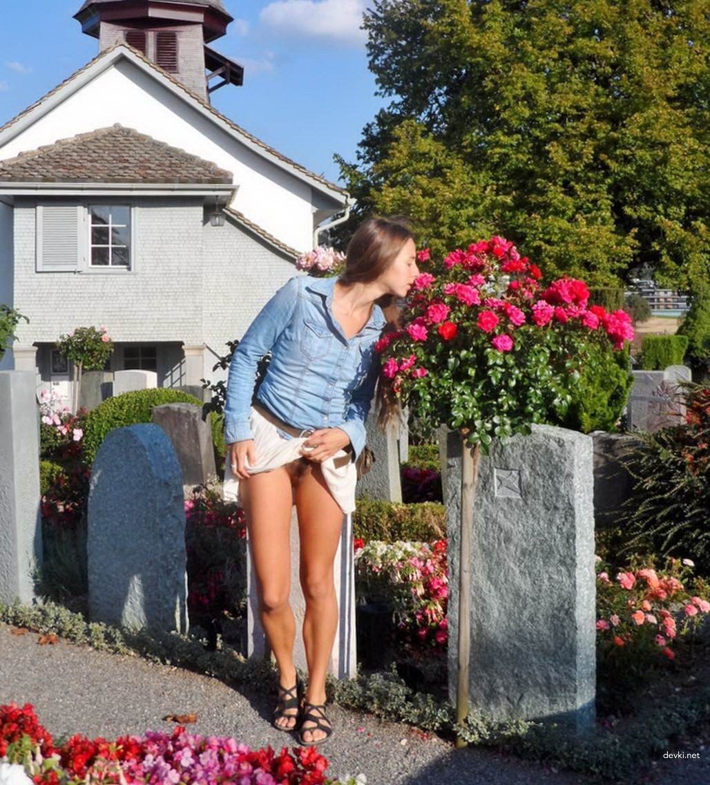 Steamy Long-Legged Amateur Girl - Explicit Erotic Photoshoot