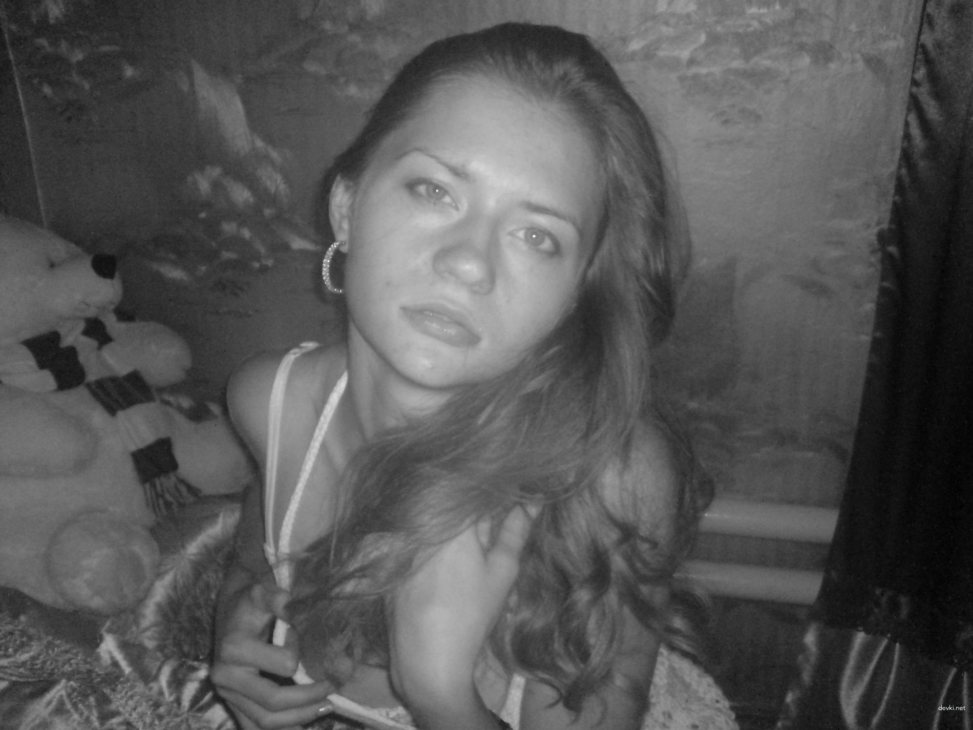 Interracial Homemade Sex Pics: Hot Amateur Couple's Black and White Action