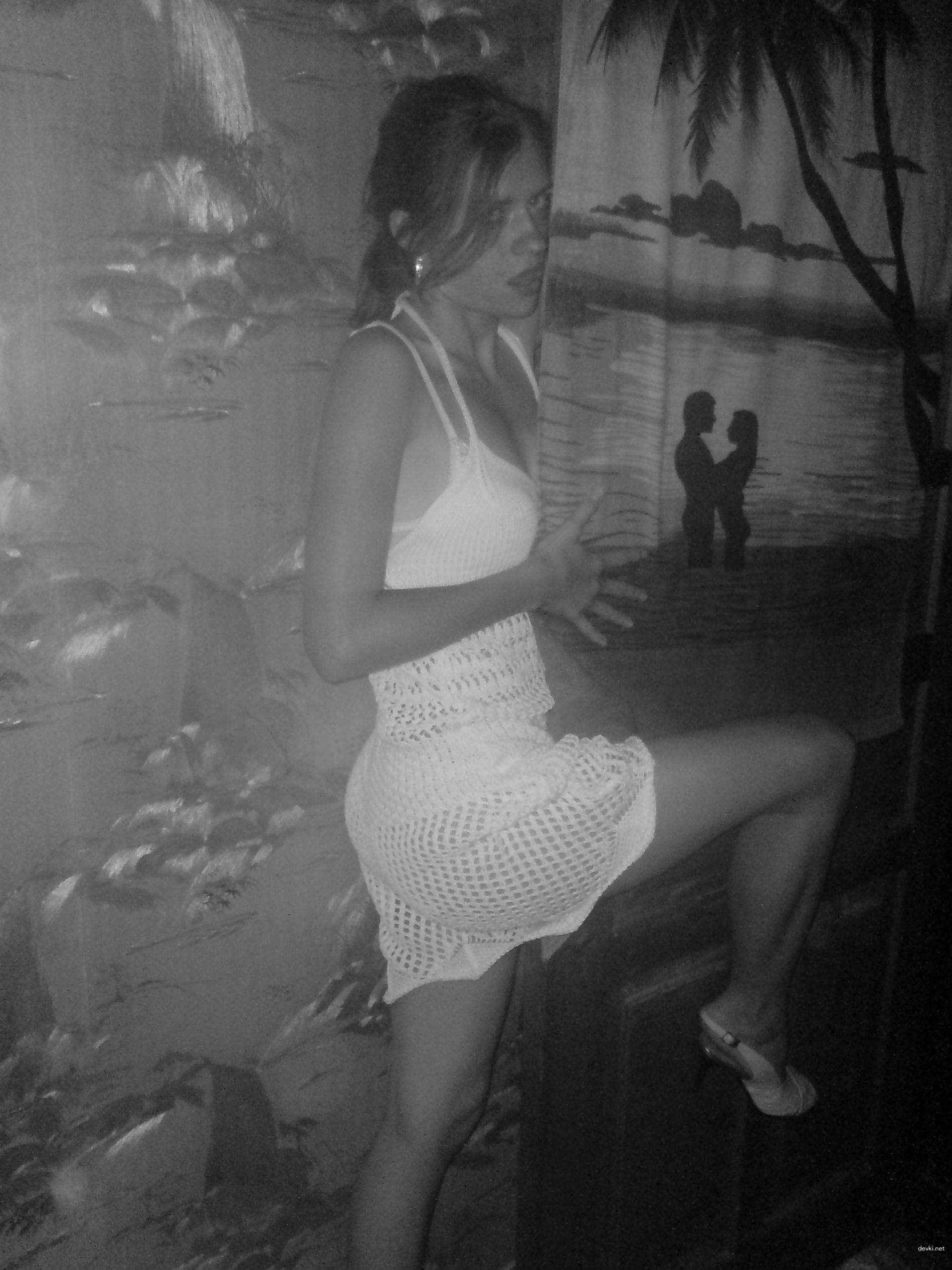 Interracial Homemade Sex Pics: Hot Amateur Couple's Black and White Action