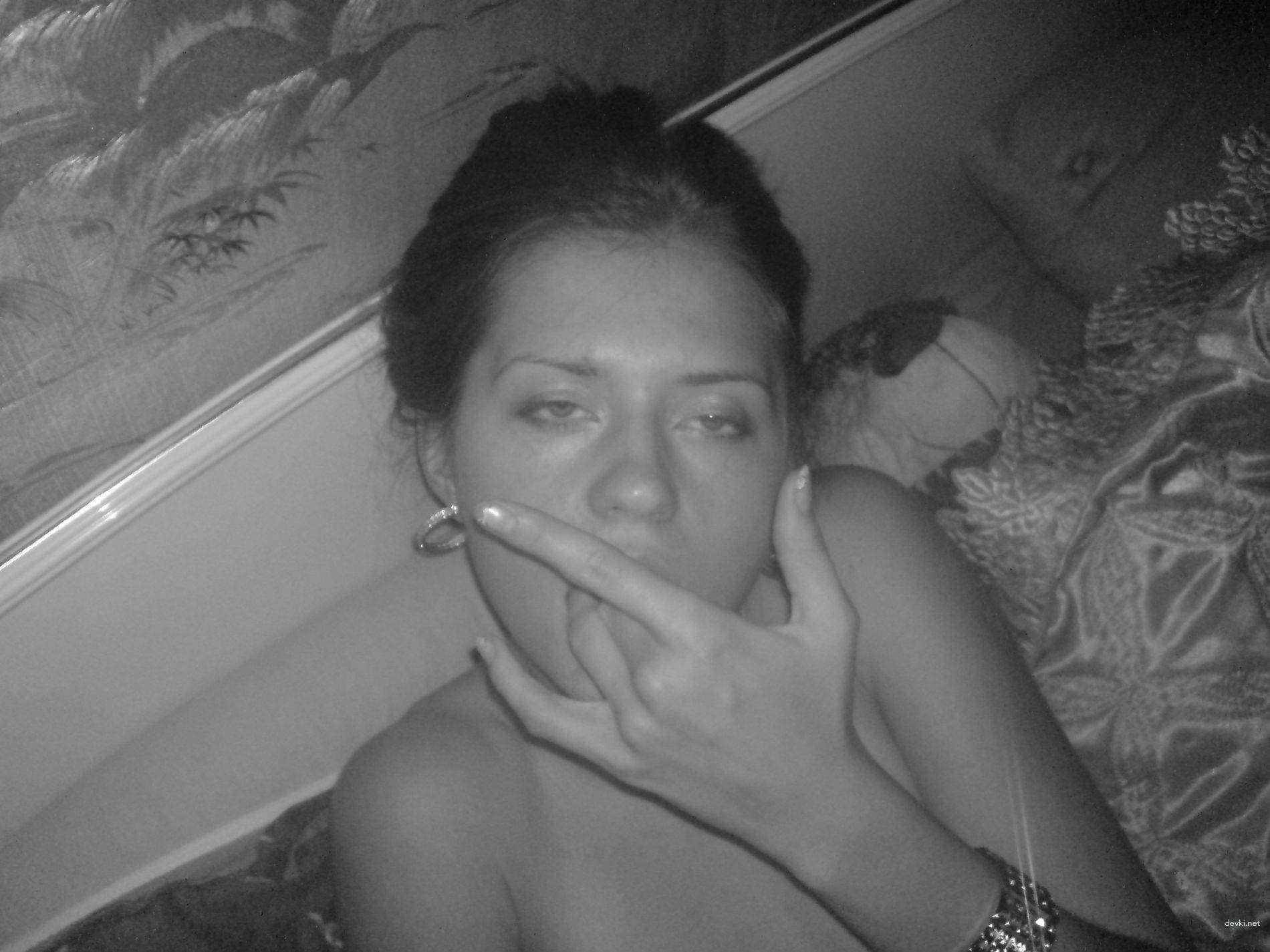 Interracial Homemade Sex Pics: Hot Amateur Couple's Black and White Action