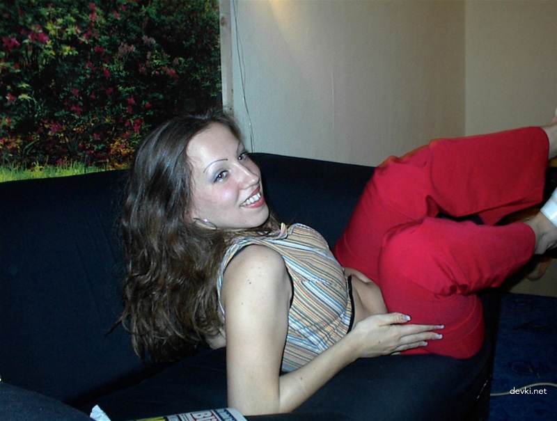Amateur Babe's Explicit Nude Photos: Seductive Body Tease for Adults
