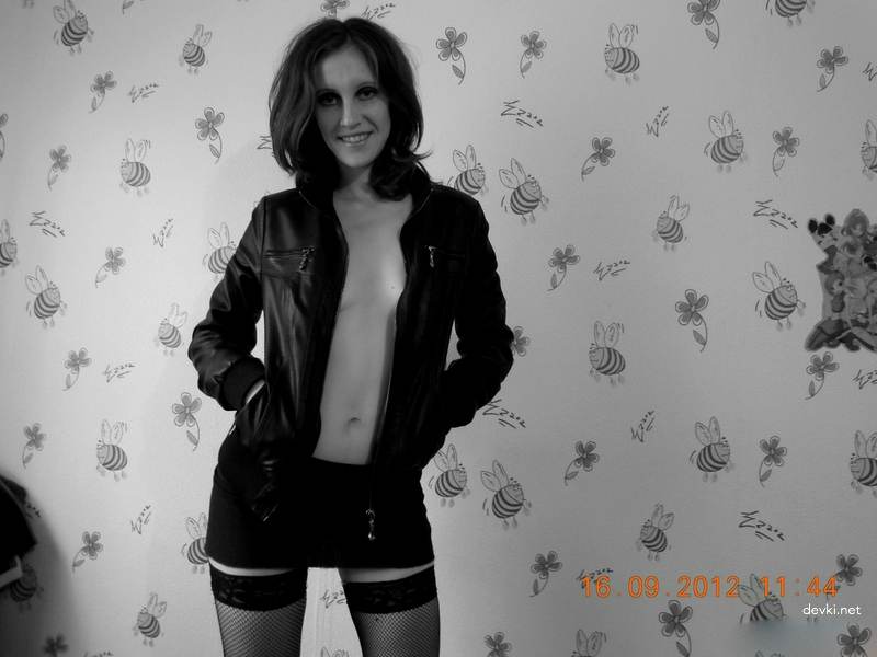 Raw and Uncensored Unshaven Amateur Erotica - Explicit Home Photos of Natural Girl