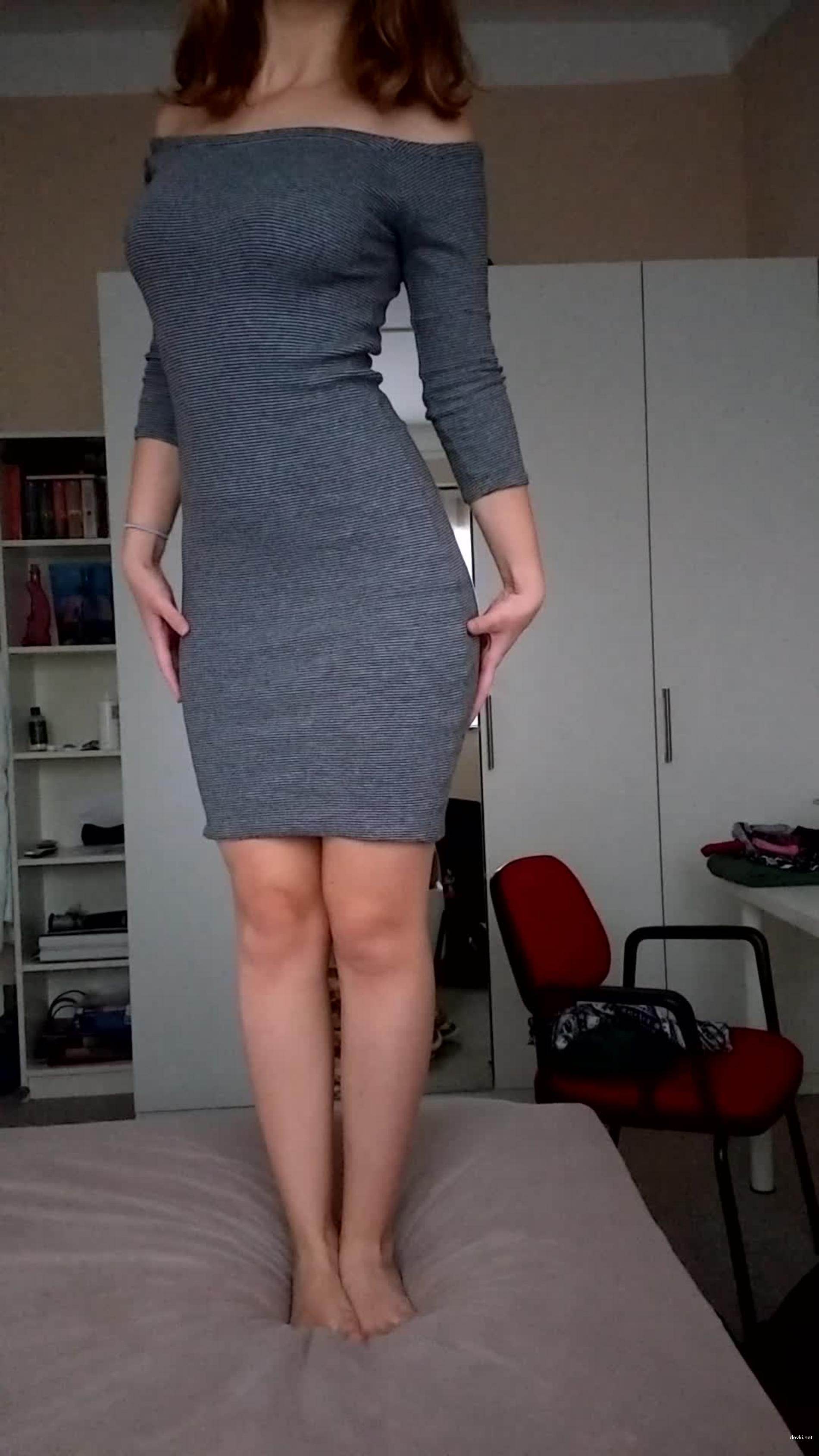 Sultry Demon Flaunts Perfect Body in Hot Amateur Shoot