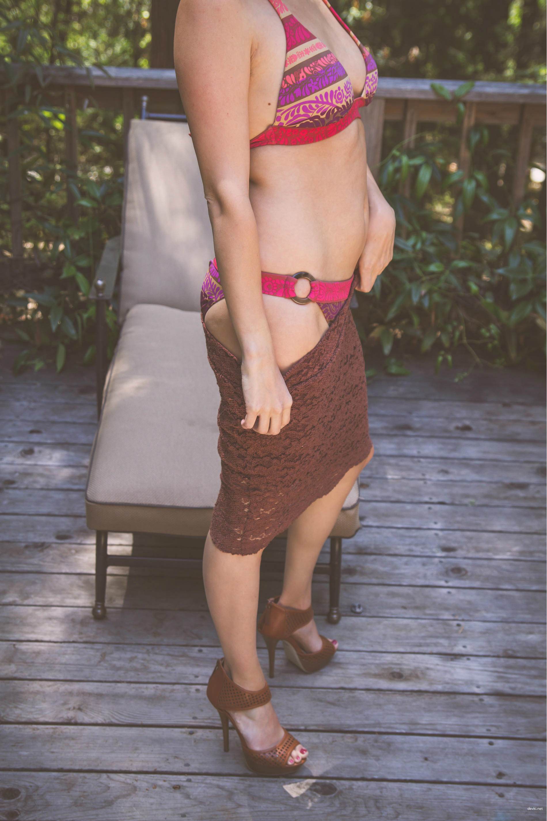 XXX Wild Outdoor Amateur Erotica: Explicit Nature Photos English