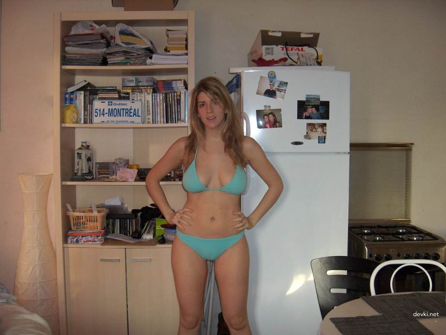 Hot Blonde Amateur Nude Pics - Explicit Home Photos of Sexy Babe