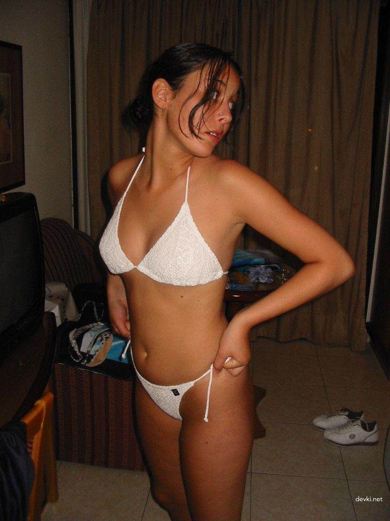Amateur Slim Beauty's Erotic Album: Seductive Brunette's Explicit Photos